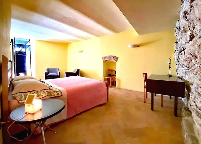 Perugia Abbraccio Etrusco